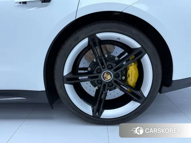 Porsche Taycan id 3064222 из Кореи 20