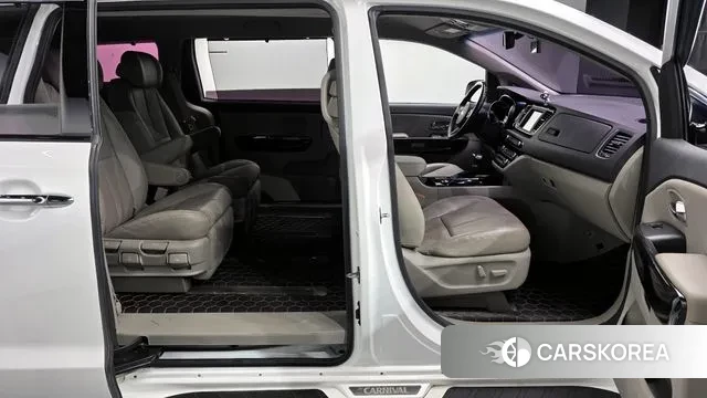 Kia The New Carnival id 3636606 из Кореи 20