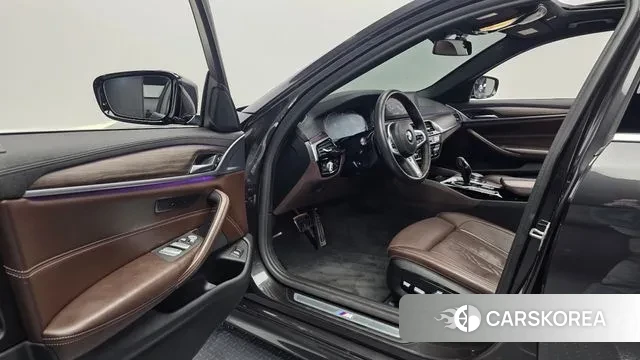 BMW 5 Series (G30) id 3736619 из Кореи 20