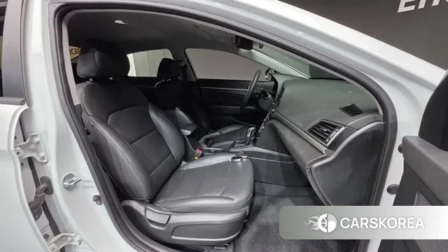 Hyundai Avante AD id 3396925 из Кореи 20