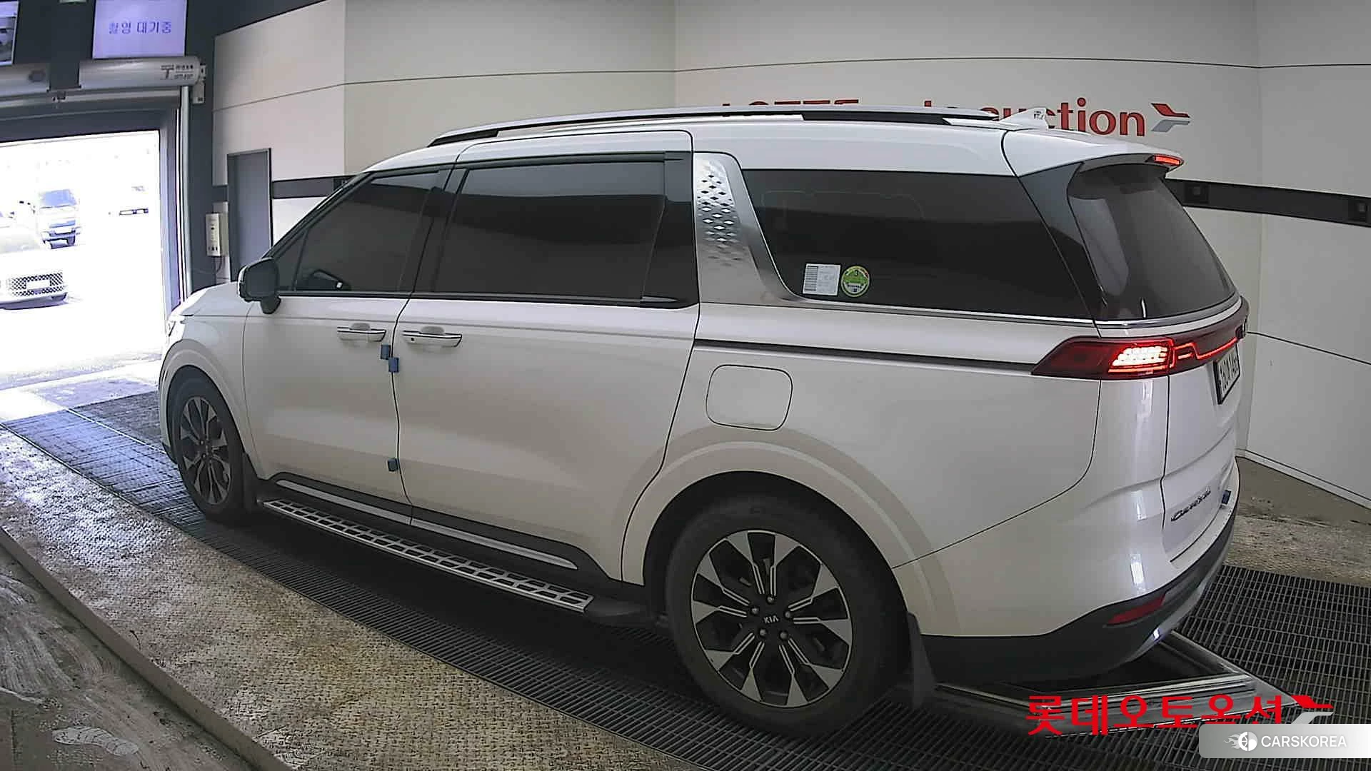 Kia Carnival id 3882096 из Кореи 38