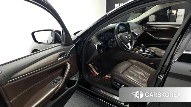 BMW 5 Series (G30) id 3789469 из Кореи 20