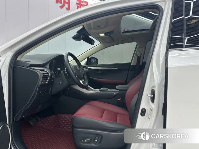 Lexus NX id 4258818 из Китая 18