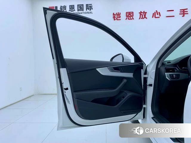 Audi A4L id 4297630 из Китая 29