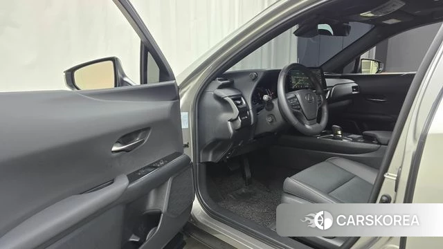 Lexus UX300h id 4354044 из Кореи 31