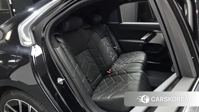 BMW 7 Series (G70) id 3507758 из Кореи 20