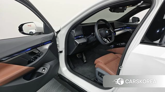 BMW 5 Series (G60) id 4194016 из Кореи 20