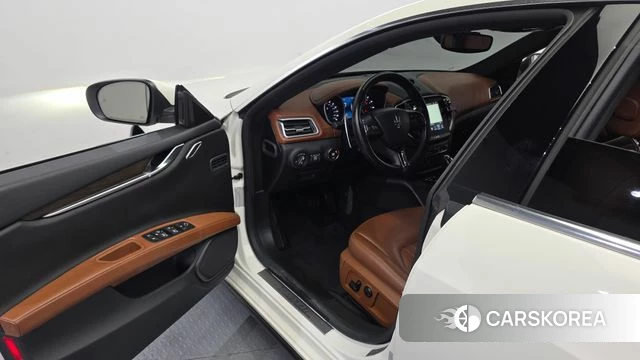 Maserati Ghibli id 3893938 из Кореи 20