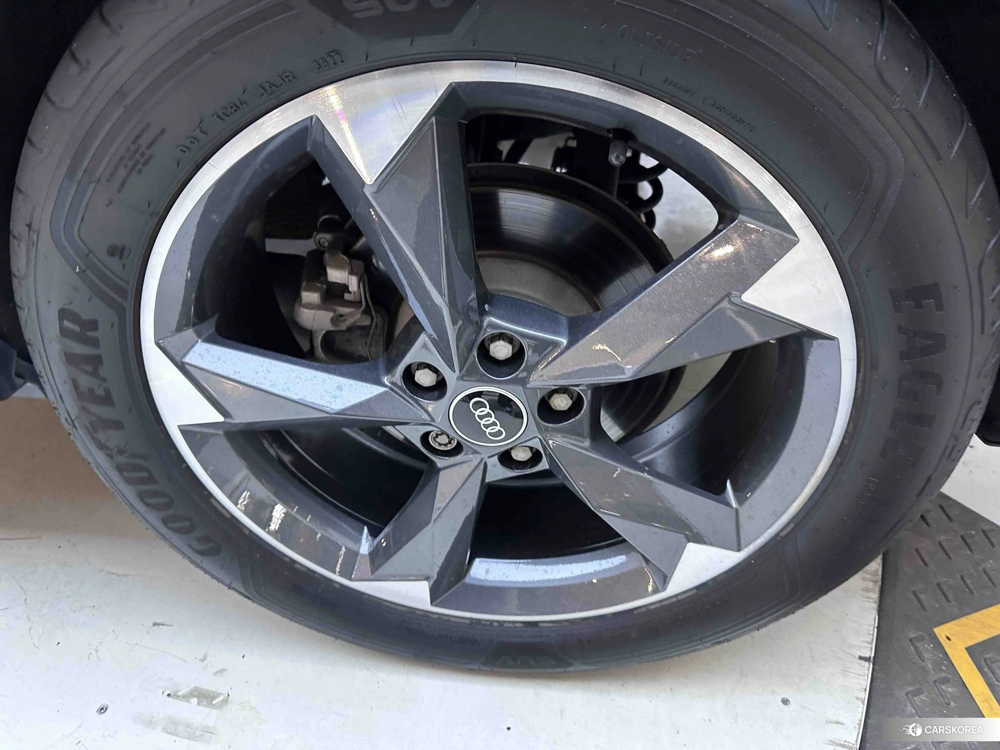 Audi Q3 id 4473858 из Китая 24