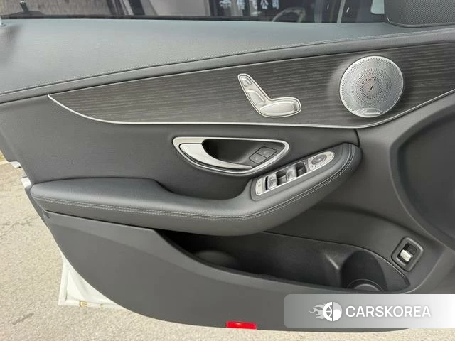 Mercedes-Benz Class C id 4256967 из Китая 16