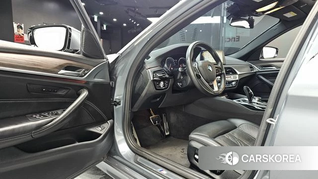 BMW 5 Series (G30) id 4417421 из Кореи 34