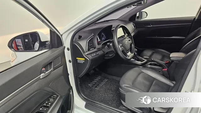 Hyundai Avante AD id 3677705 из Кореи 20