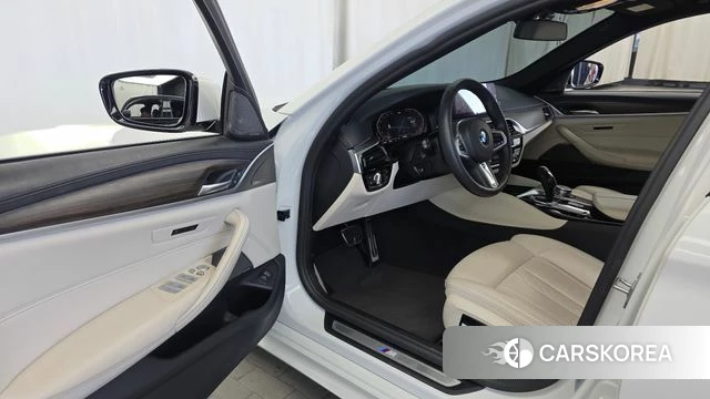 BMW 5 Series (G30) id 4864930 из Кореи 33