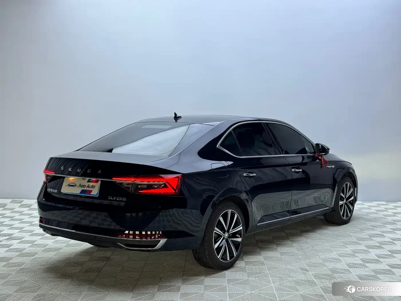 Skoda Superb id 4601776 из Китая 12