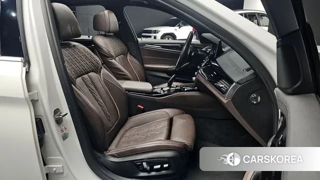 BMW 5 Series (G30) id 3139842 из Кореи 20