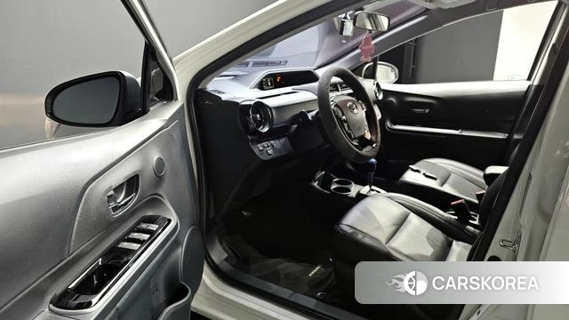 Toyota Prius C id 3966429 из Кореи 20