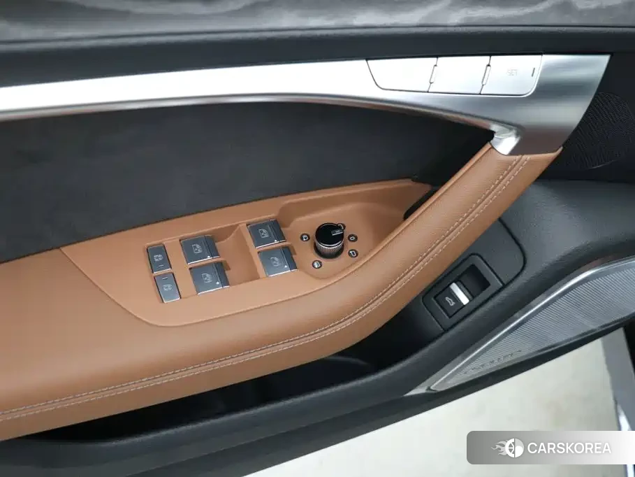Audi A7L id 4601926 из Китая 32
