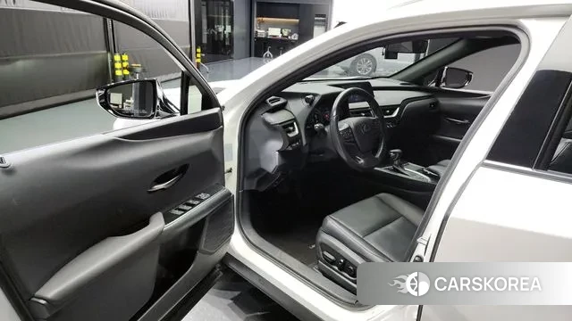 Lexus UX250h id 3139581 из Кореи 20