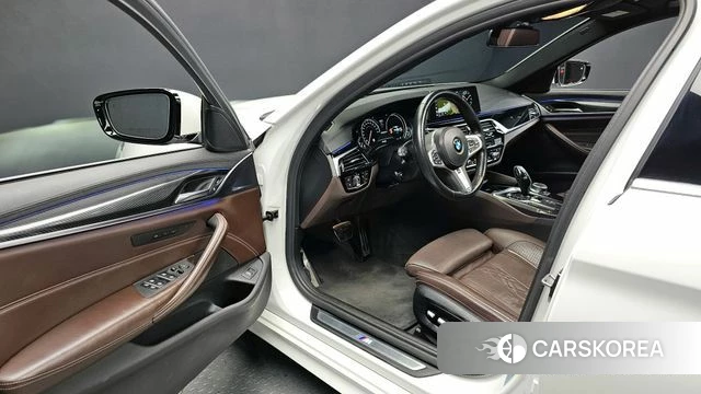 BMW 5 Series (G30) id 3911931 из Кореи 20