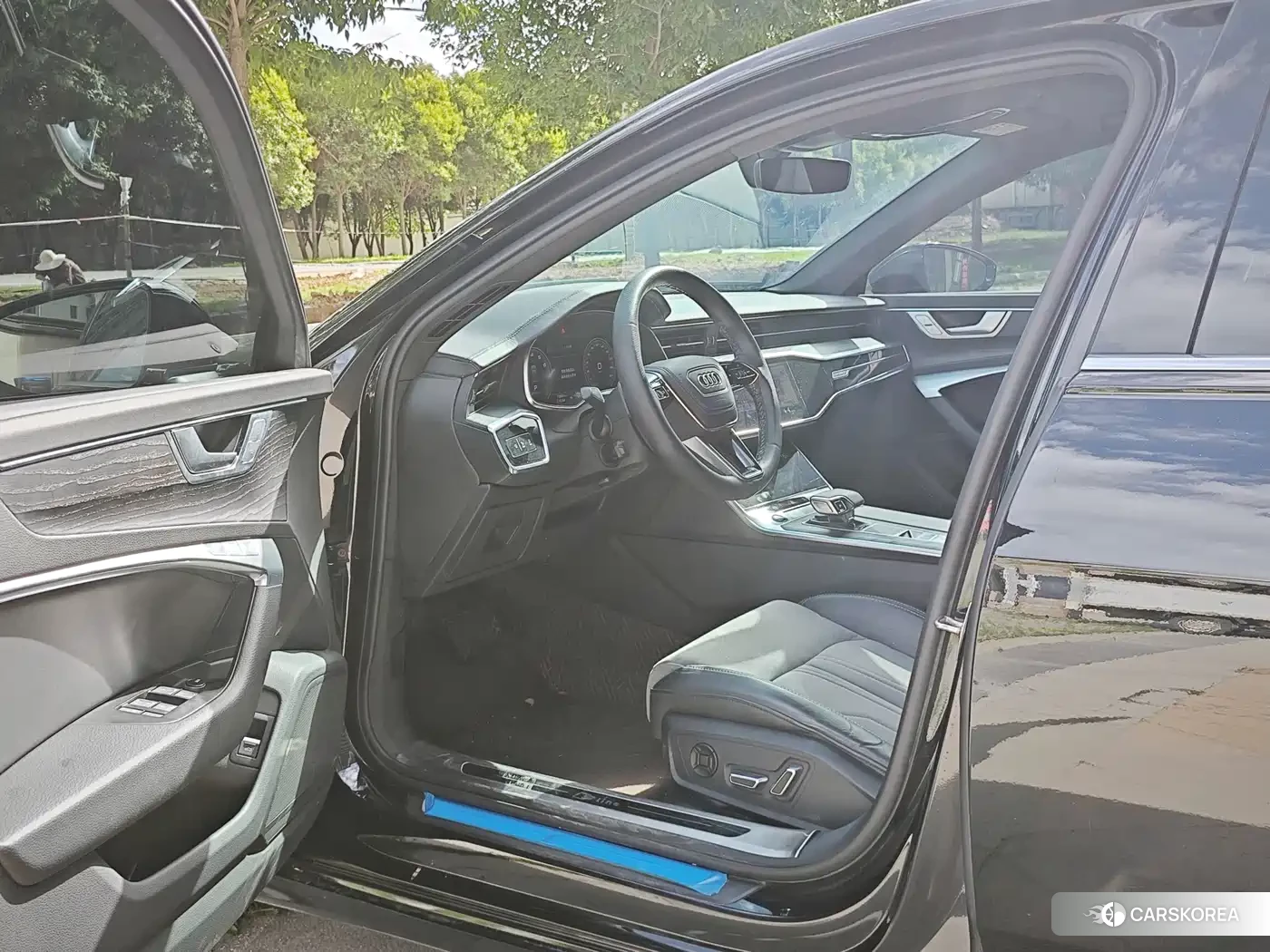 Audi A6L id 4600836 из Китая 10
