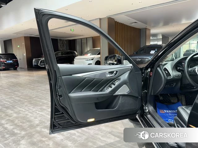 Infiniti Q50L id 4254436 из Китая 32
