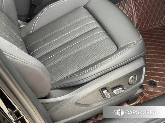 Audi Q5L id 4358969 из Китая 21