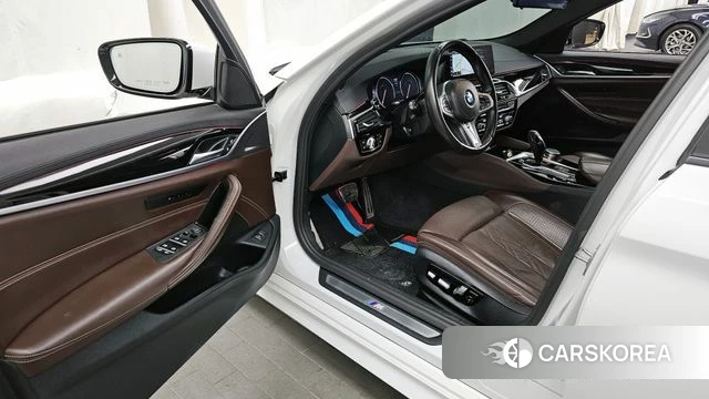 BMW 5 Series (G30) id 3899859 из Кореи 20