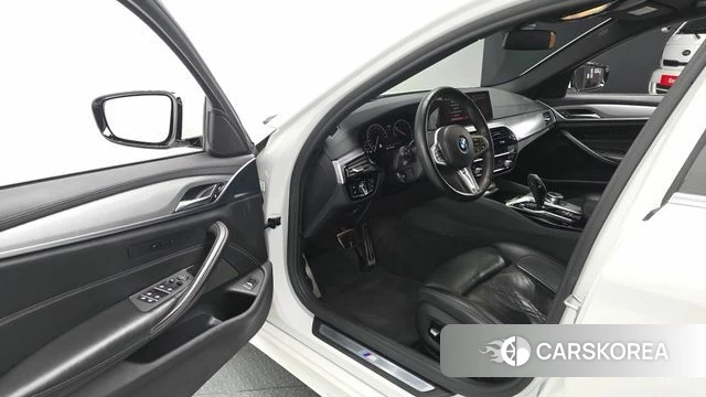 BMW 5 Series (G30) id 4304760 из Кореи 20