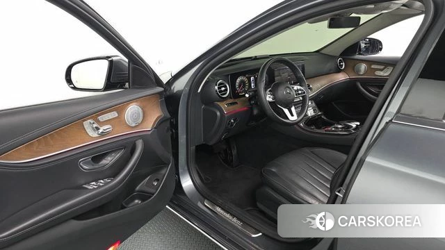 Mercedes-Benz E-Class W213 id 4294749 из Кореи 33