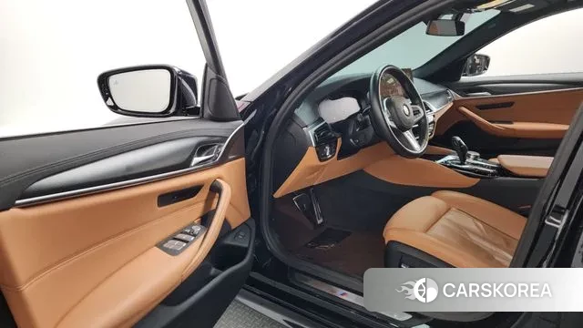 BMW 5 Series (G30) id 3528984 из Кореи 20