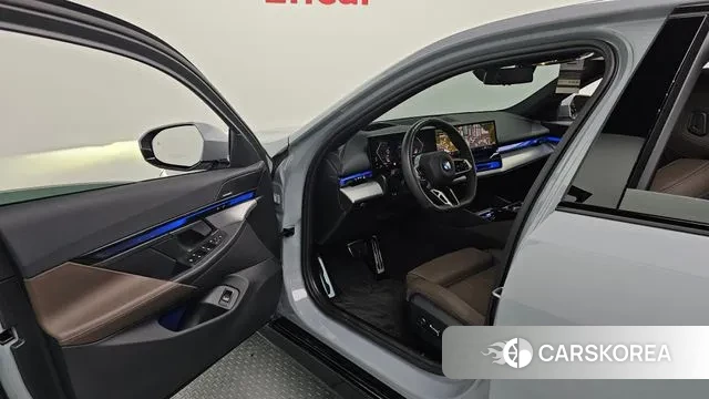 BMW 5 Series (G60) id 2988669 из Кореи 20