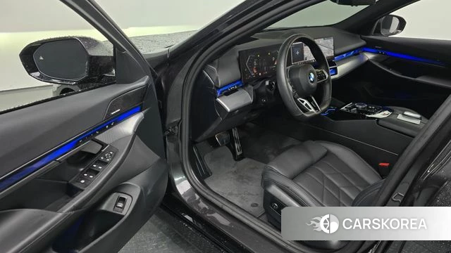 BMW 5 Series (G60) id 3891116 из Кореи 20