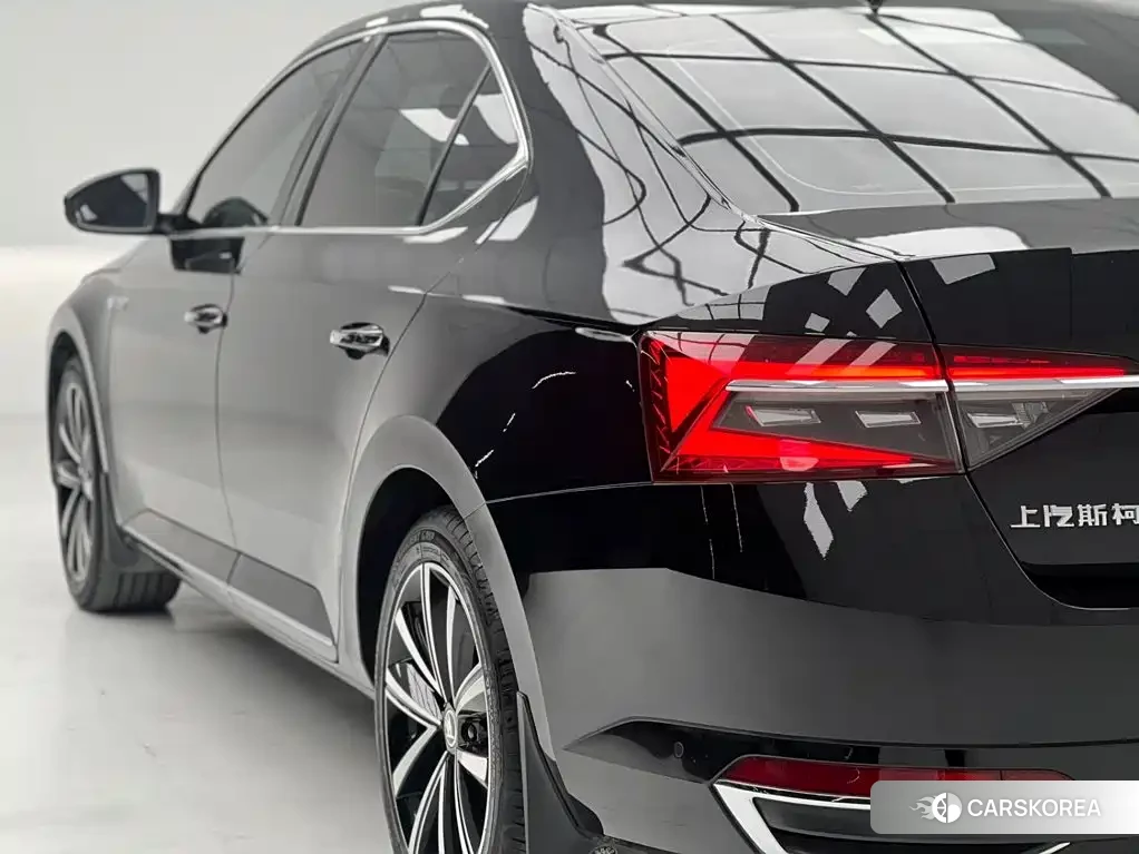 Skoda Superb id 4653775 из Китая 22