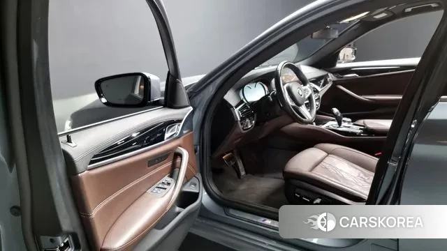 BMW 5 Series (G30) id 3009396 из Кореи 20