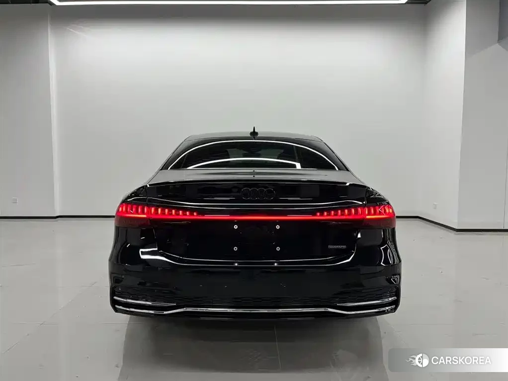 Audi A7L id 4548031 из Китая 16