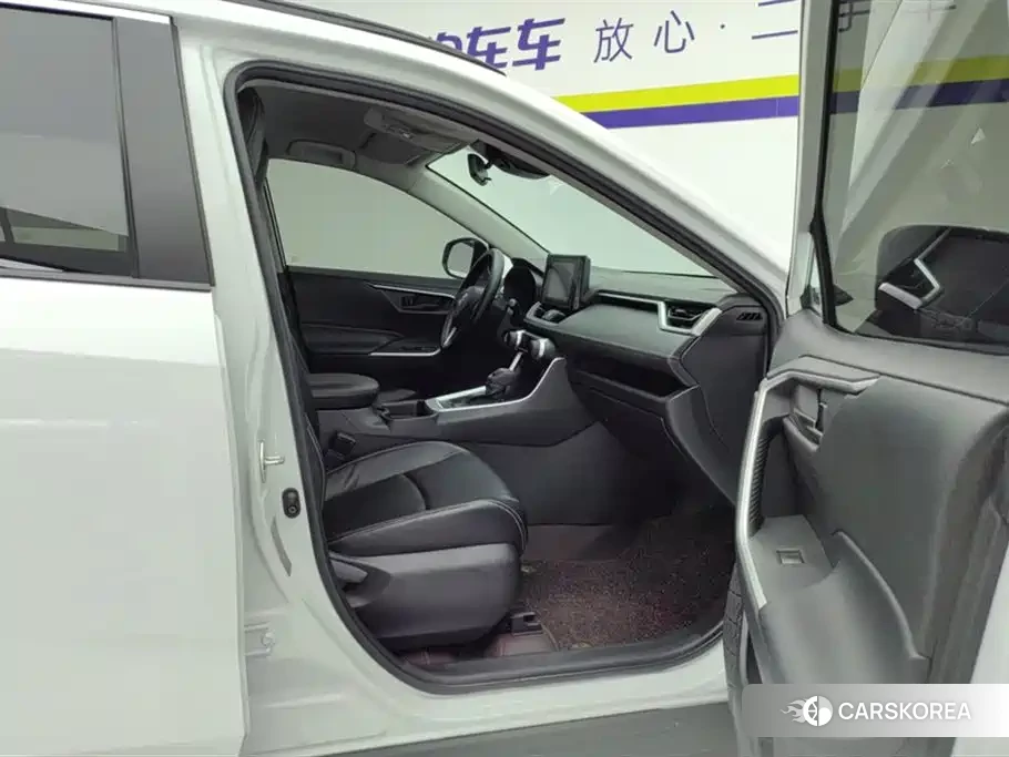 Toyota RAV4 id 4644400 из Китая 16