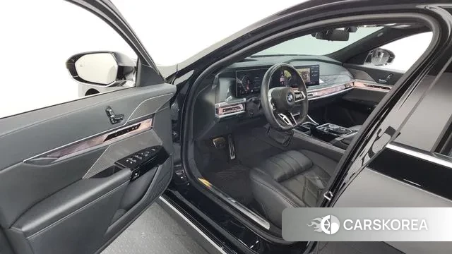 BMW 7 Series (G70) id 3482667 из Кореи 20