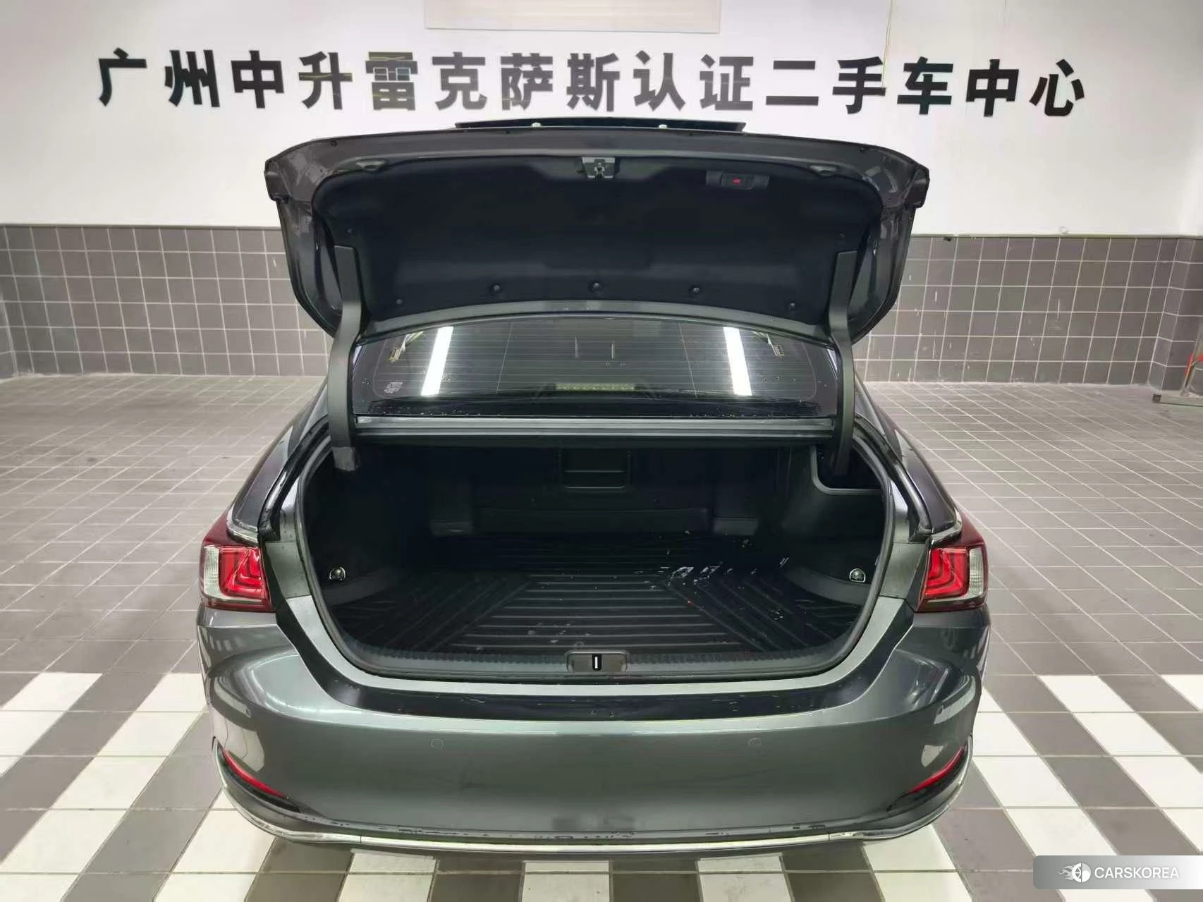 Lexus ES id 4407654 из Китая 22