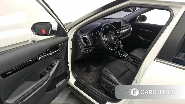 Kia Seltos id 4196489 из Кореи 33