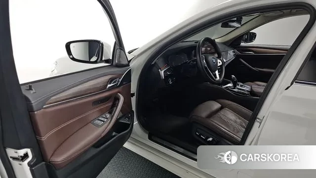 BMW 5 Series (G30) id 3301368 из Кореи 20