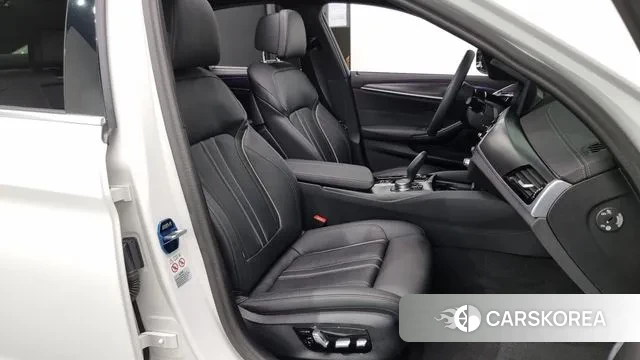 BMW 5 Series (G30) id 3212786 из Кореи 20