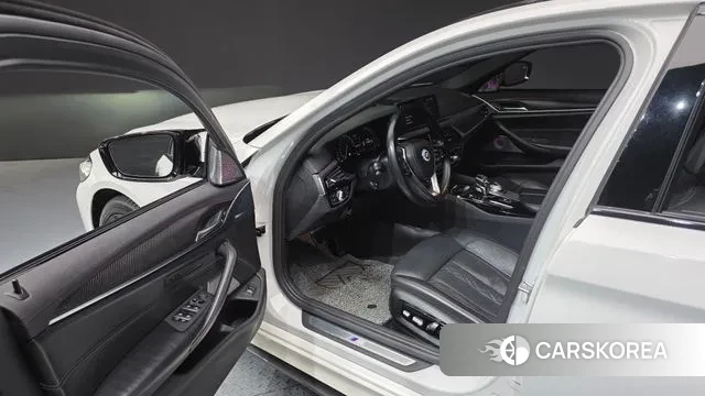 BMW 5 Series (G30) id 3408298 из Кореи 20