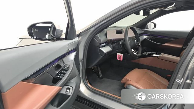 BMW 5 Series (G60) id 4523157 из Кореи 20