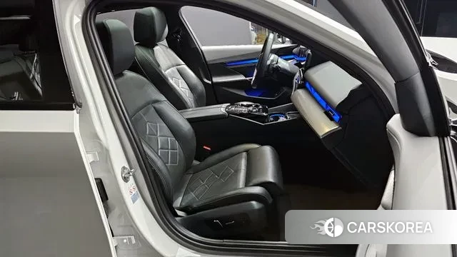 BMW 5 Series (G60) id 3550163 из Кореи 20