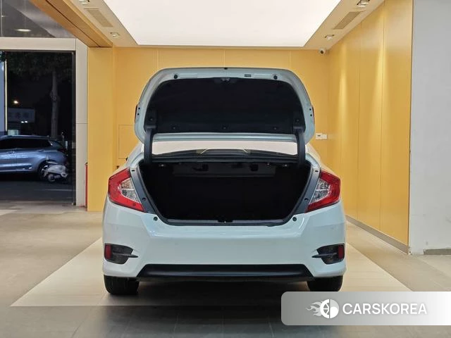 Honda Civic id 4220907 из Китая 33