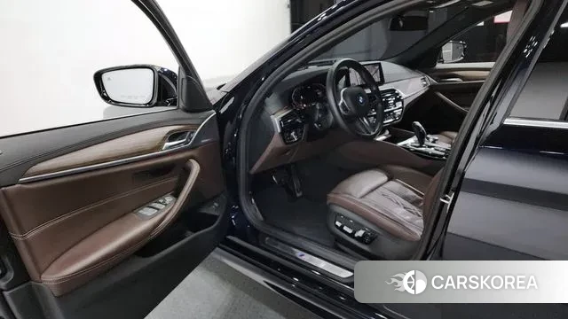 BMW 5 Series (G30) id 3060387 из Кореи 20