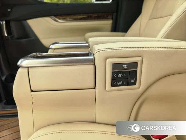 Toyota Elfa id 4209730 из Китая 18