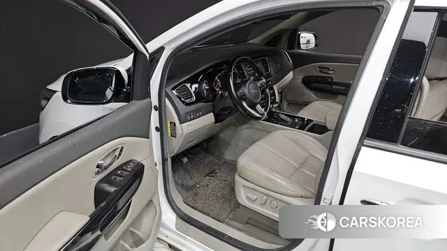 Kia The New Carnival id 3687620 из Кореи 20