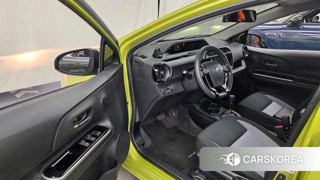 Toyota Prius C id 4760323 из Кореи 30