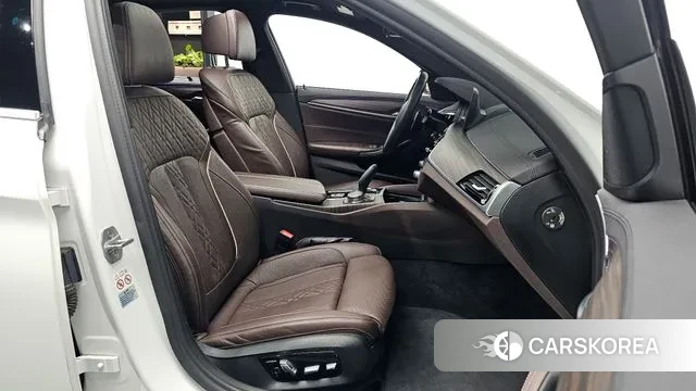 BMW 5 Series (G30) id 3033899 из Кореи 20